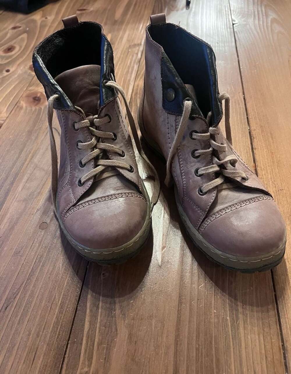 V-Italia 1041 Kiki Brown Leather Lace-Up Ankle Boots Size 9*